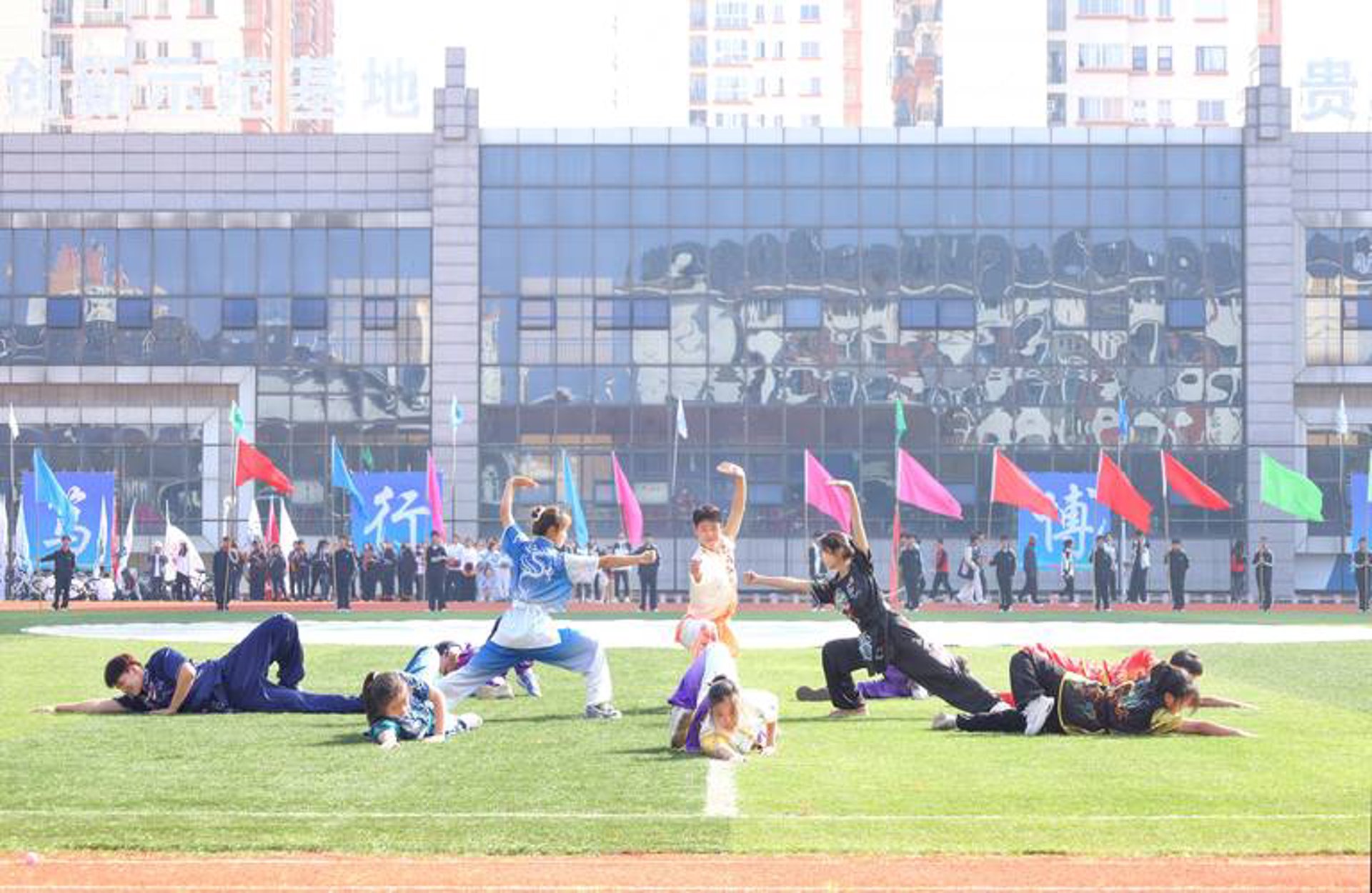 人民新闻网